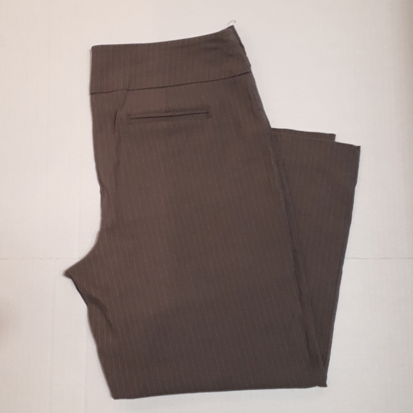 SALE!! Taupe pinstripe dresspants 16P.     3 - Picture 2 of 6